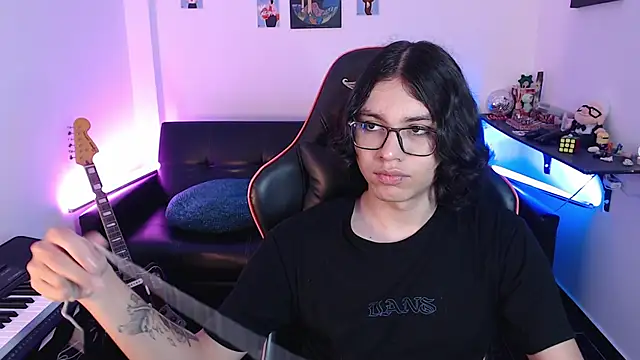 Snapshot of malik_harrison__ chatting on March 6, 2025, 7:21 pm malik harrison online show from March 6, 2025, 7:21 pm