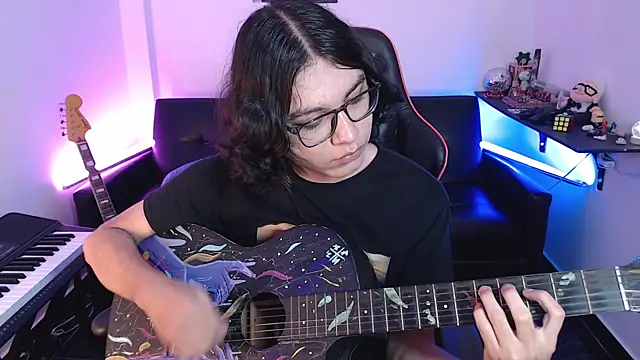 Snapshot of malik_harrison__ chatting on March 7, 2025, 5:38 pm malik harrison online show from March 7, 2025, 5:38 pm