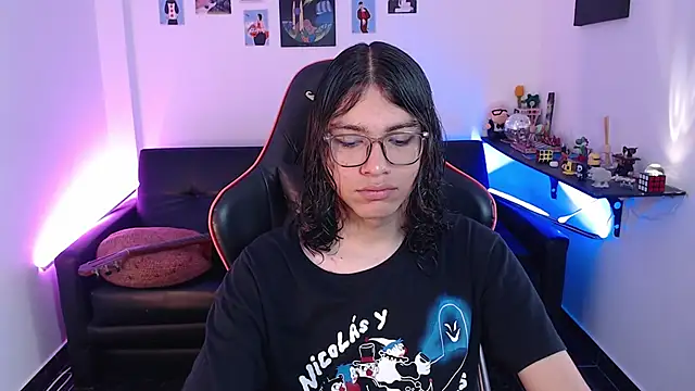 Snapshot of malik_harrison__ chatting on October 29, 2025, 3:58 pm malik harrison online show from October 29, 2025, 3:58 pm