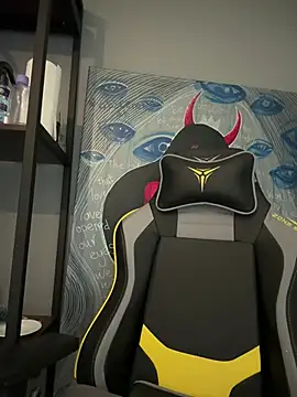 MariaTull online show from February 3, 2025, 3:27 pm