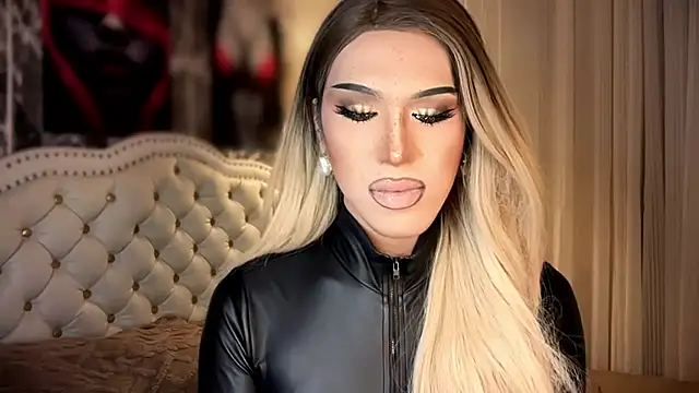 Ts glamxxxx online show from March 3, 2026, 3:23 am