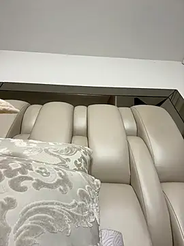 ALISSON FOXXX1 online show from February 8, 2026, 10:57 pm