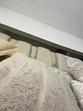 ALISSON FOXXX1 online show from April 11, 2026, 10:47 pm