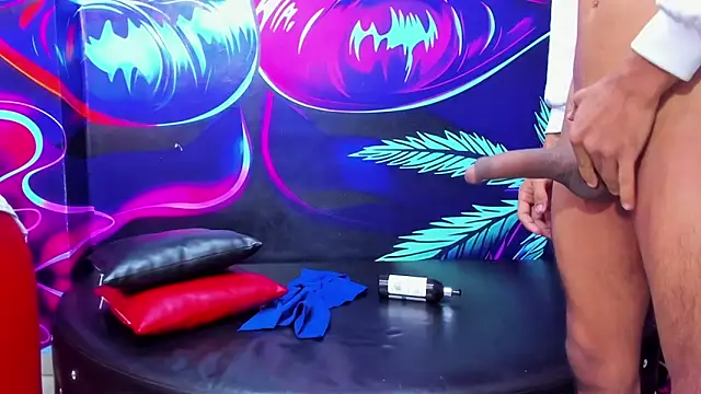 miacam-hot online show from April 6, 2026, 4:46 am