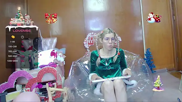 Skinygirl online show from December 13, 2025, 10:48 pm