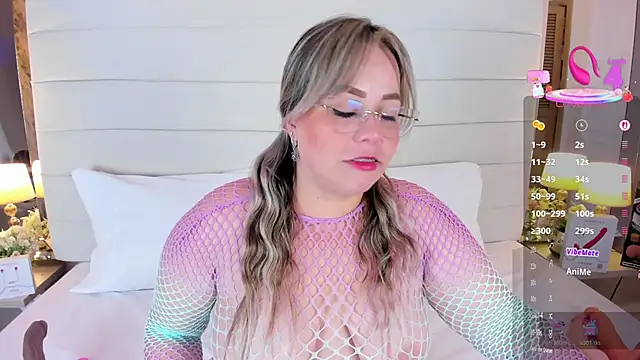 Snapshot of Charlotte93_ chatting on September 17, 2025, 11:56 am Charlotte93 online show from September 17, 2025, 11:56 am