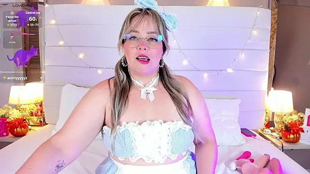 Snapshot of Charlotte93_ chatting on October 6, 2025, 12:46 pm Charlotte93 online show from October 6, 2025, 12:46 pm