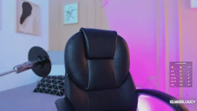 lucy neil online show from March 25, 2026, 2:39 am