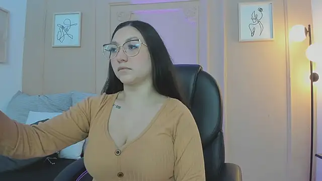 lucy neil online show from April 2, 2026, 2:31 am