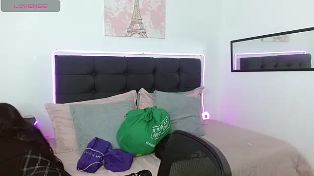 vaness weet online show from April 1, 2026, 8:06 pm