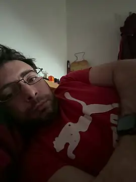 Snapshot of Italo1988 chatting on December 31, 2024, 11:20 am Italo1988 online show from December 31, 2024, 11:20 am