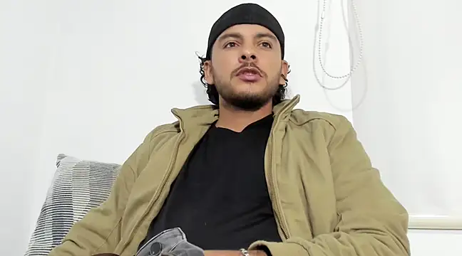 tuyo1995 online show from March 7, 2025, 9:38 pm