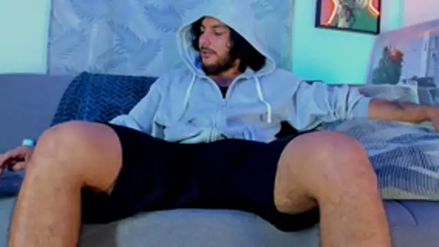 tuyo1995 online show from October 26, 2025, 10:58 pm