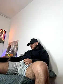 tuyo1995 online show from November 4, 2025, 3:27 am