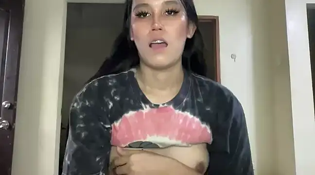 Snapshot of MeganTheRarest chatting on February 11, 2025, 9:09 am MeganTheRarest online show from February 11, 2025, 9:09 am