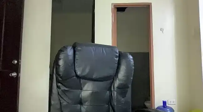 Snapshot of MeganTheRarest chatting on February 16, 2025, 11:05 am MeganTheRarest online show from February 16, 2025, 11:05 am