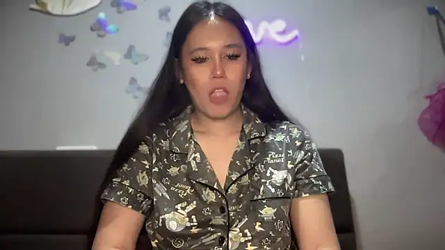 Snapshot of MeganTheRarest chatting on October 9, 2025, 6:44 am MeganTheRarest online show from October 9, 2025, 6:44 am