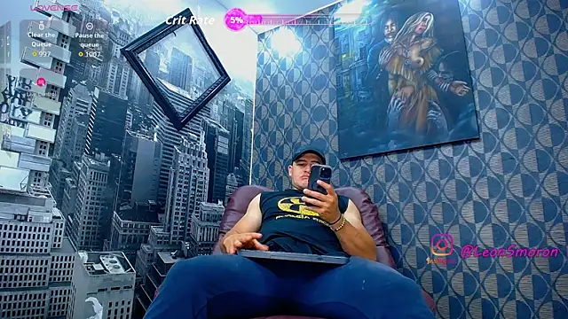 Leonsmoron online show from May 25, 2026, 1:55 am