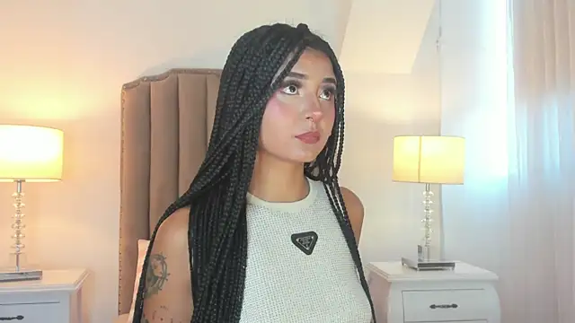 Emma Torres   online show from March 31, 2026, 12:05 pm