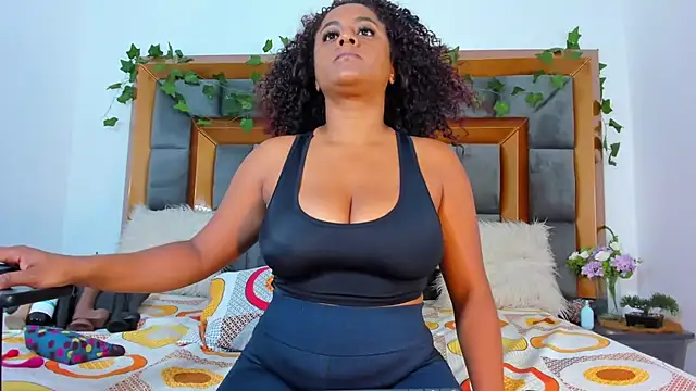 BellaKarla online show from February 11, 2025, 7:59 pm