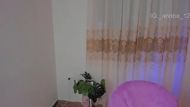 Snapshot of annie_barozzi chatting on June 18, 2026, 2:43 pm annie barozzi online show from June 18, 2026, 2:43 pm