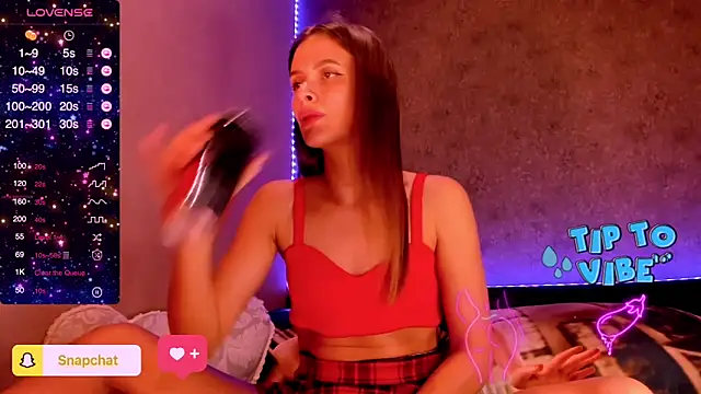 Snapshot of madina_taher chatting on December 16, 2024, 10:13 pm madina taher online show from December 16, 2024, 10:13 pm