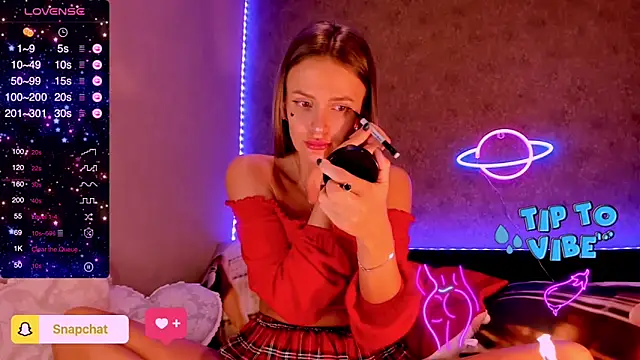 Snapshot of madina_taher chatting on January 18, 2025, 10:49 pm madina taher online show from January 18, 2025, 10:49 pm