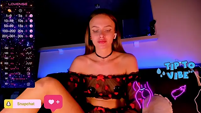 Snapshot of madina_taher chatting on February 21, 2025, 11:21 pm madina taher online show from February 21, 2025, 11:21 pm