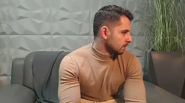 Antoniodiamond online show from December 6, 2024, 9:02 pm