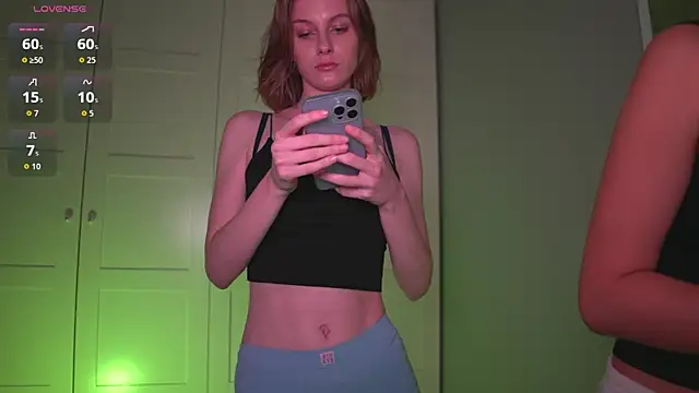 -JuicyMolly- online show from October 7, 2025, 4:26 pm