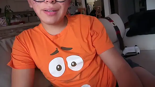 Snapshot of sweetxnico chatting on November 18, 2025, 3:05 pm sweetxnico online show from November 18, 2025, 3:05 pm