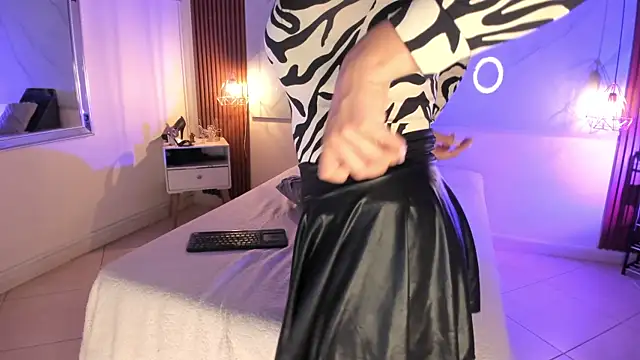 Snapshot of Gin_Zc chatting on December 20, 2024, 6:29 am Gin Zc online show from December 20, 2024, 6:29 am