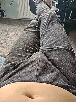 kiam471 online show from April 1, 2026, 2:03 pm