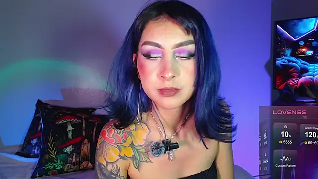 Cinamoonn online show from February 2, 2025, 7:35 pm