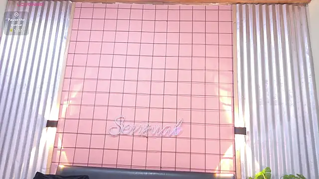 mensia hernandz online show from April 4, 2026, 1:30 pm