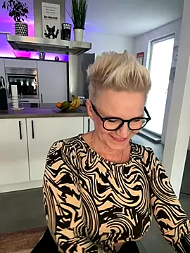 German Milf online show from November 10, 2025, 2:05 pm