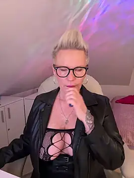 German Milf online show from April 13, 2026, 12:32 pm