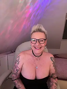 German Milf online show from April 22, 2026, 12:50 pm