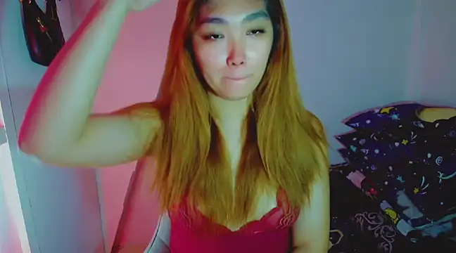 TR4NSCUTI3 online show from December 8, 2024, 3:13 pm