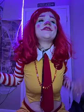 Snapshot of Cutiepiespanks chatting on November 1, 2025, 6:54 pm Cutiepiespanks online show from November 1, 2025, 6:54 pm