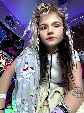 Snapshot of Cutiepiespanks chatting on December 14, 2025, 9:58 am Cutiepiespanks online show from December 14, 2025, 9:58 am