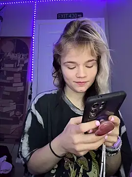 Snapshot of Cutiepiespanks chatting on December 14, 2025, 10:36 pm Cutiepiespanks online show from December 14, 2025, 10:36 pm