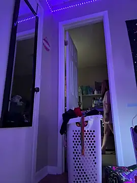 Snapshot of Cutiepiespanks chatting on December 18, 2025, 7:09 pm Cutiepiespanks online show from December 18, 2025, 7:09 pm