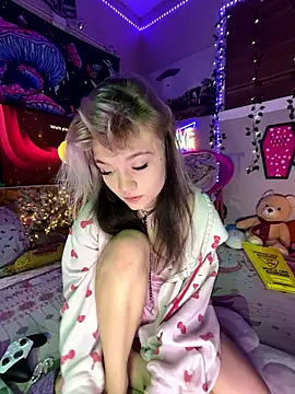 Snapshot of Cutiepiespanks chatting on January 6, 2026, 12:14 am Cutiepiespanks online show from January 6, 2026, 12:14 am