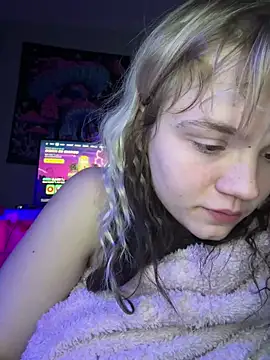 Snapshot of Cutiepiespanks chatting on February 3, 2026, 6:40 am Cutiepiespanks online show from February 3, 2026, 6:40 am