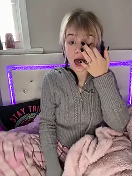 Snapshot of Cutiepiespanks chatting on February 12, 2026, 9:43 pm Cutiepiespanks online show from February 12, 2026, 9:43 pm