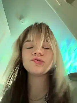 Snapshot of Cutiepiespanks chatting on March 5, 2026, 4:58 pm Cutiepiespanks online show from March 5, 2026, 4:58 pm