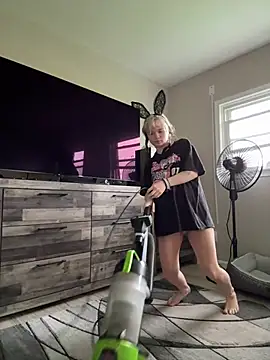 Snapshot of Cutiepiespanks chatting on April 5, 2026, 7:11 pm Cutiepiespanks online show from April 5, 2026, 7:11 pm