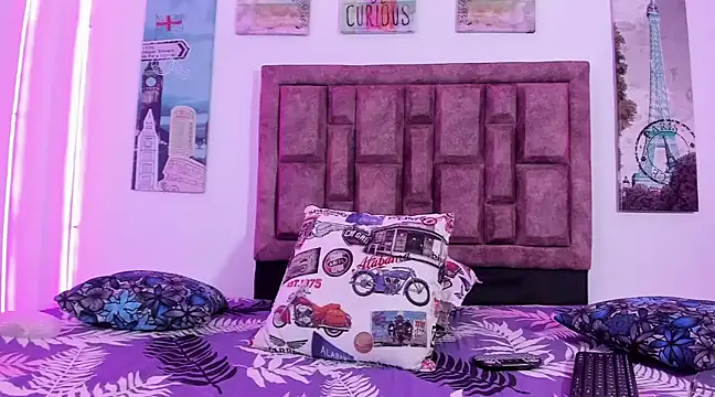 Snapshot of NaughtyAnaa chatting on January 15, 2025, 6:01 am NaughtyAnaa online show from January 15, 2025, 6:01 am