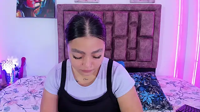 Snapshot of NaughtyAnaa chatting on October 17, 2025, 3:36 pm NaughtyAnaa online show from October 17, 2025, 3:36 pm